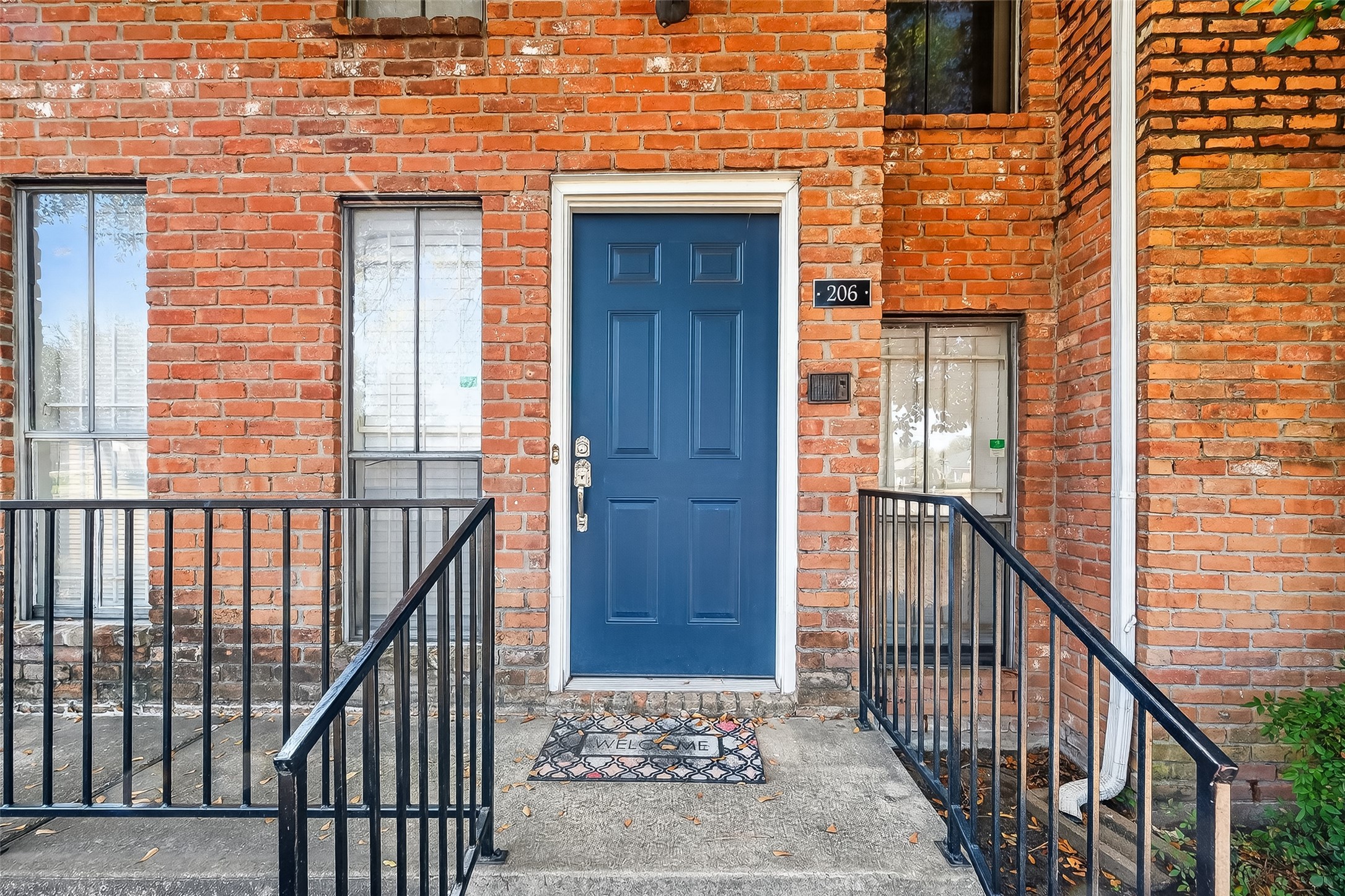 3200 South Gessner Road, Unit 206 Houston, TX 77063 - Photo 2 of 49