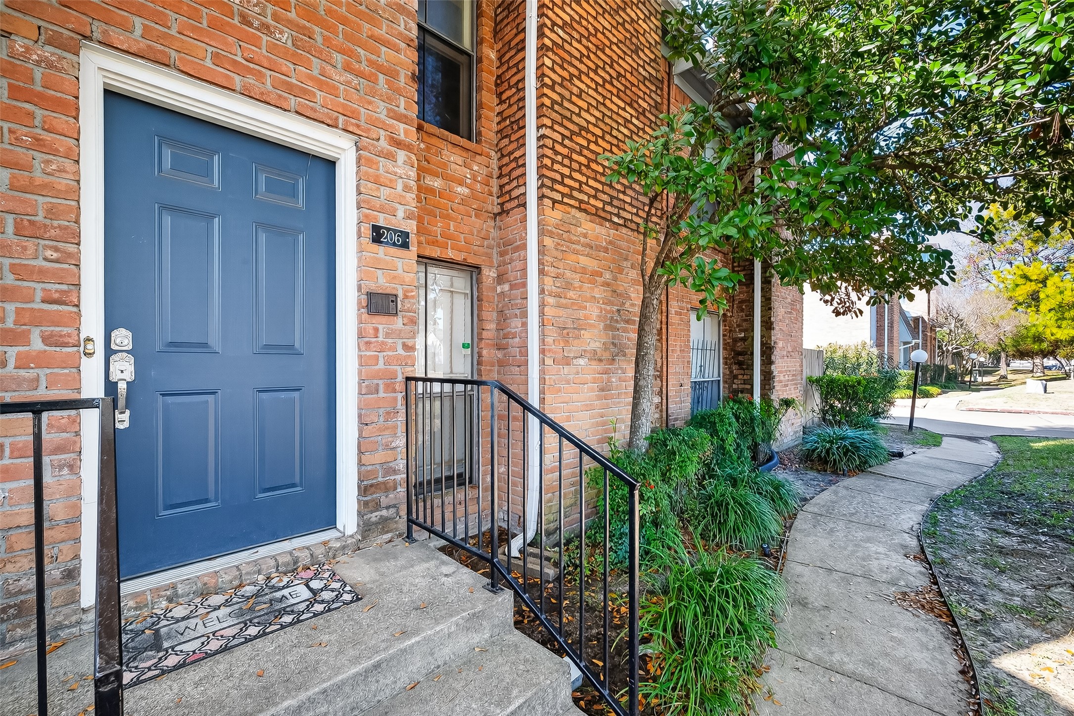 3200 South Gessner Road, Unit 206 Houston, TX 77063 - Photo 4 of 49