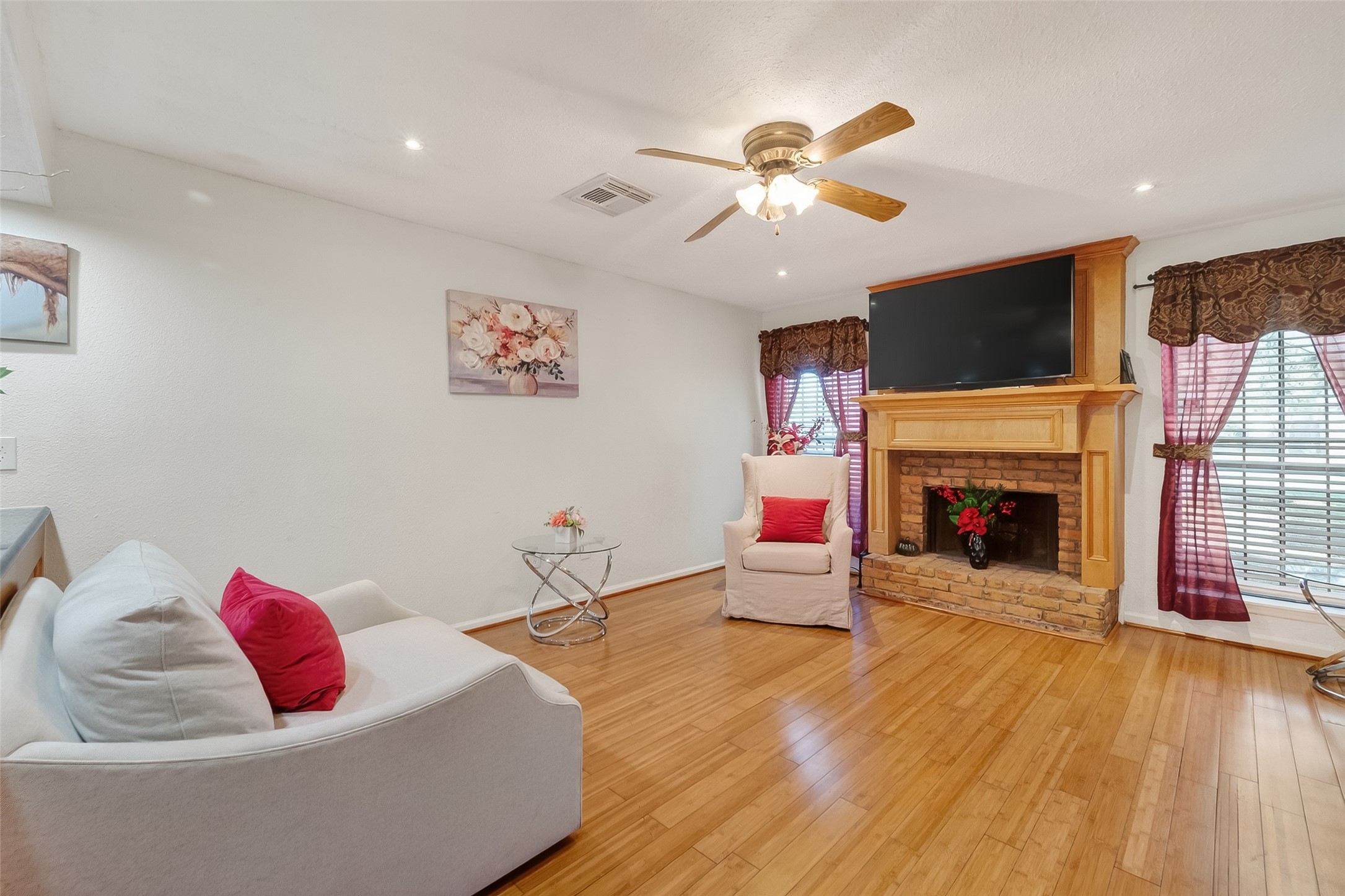 3200 South Gessner Road, Unit 206 Houston, TX 77063 - Photo 8 of 49