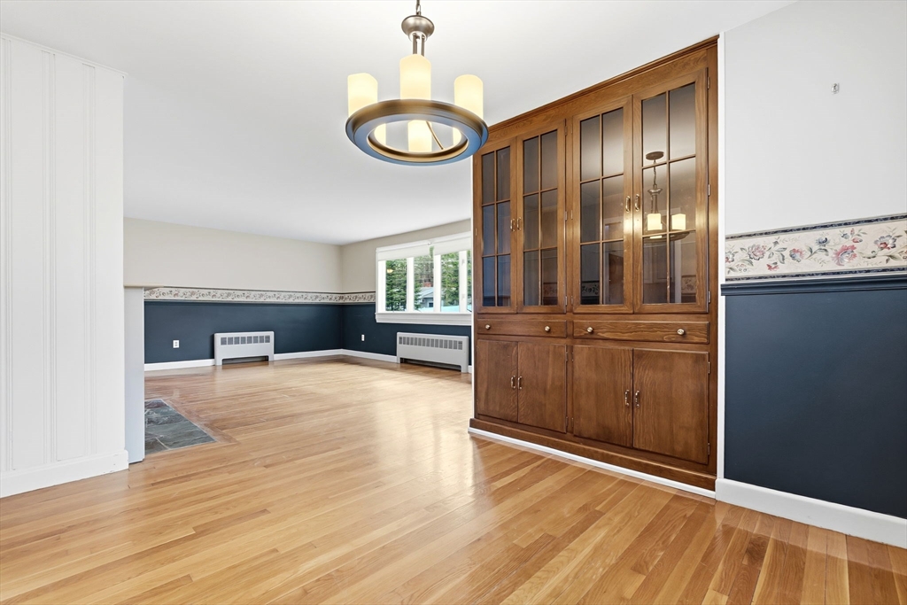 2 Standish Road Lynnfield, MA 01940 - Photo 8 of 34 Gallery Image 8