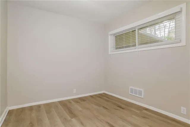 $1,595 | 10806 Bristol Terrace, Kansas City, MO 64134