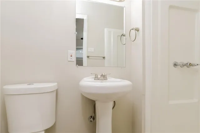 $1,595 | 10806 Bristol Terrace, Kansas City, MO 64134