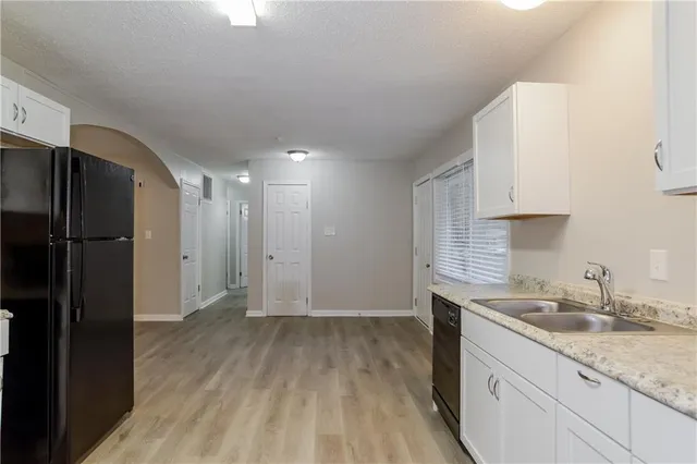 $1,595 | 10806 Bristol Terrace, Kansas City, MO 64134