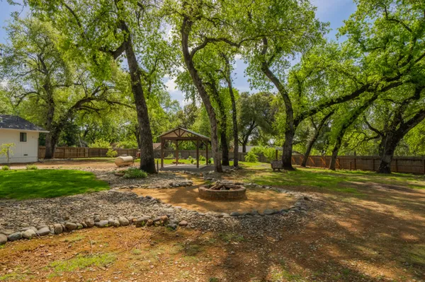 $530,000 | 19702 Midland Drive, Redding, CA 96003