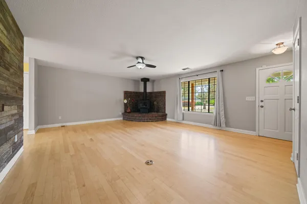 $530,000 | 19702 Midland Drive, Redding, CA 96003