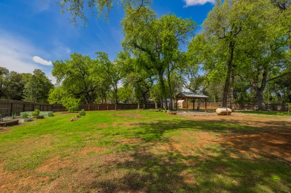 $530,000 | 19702 Midland Drive, Redding, CA 96003