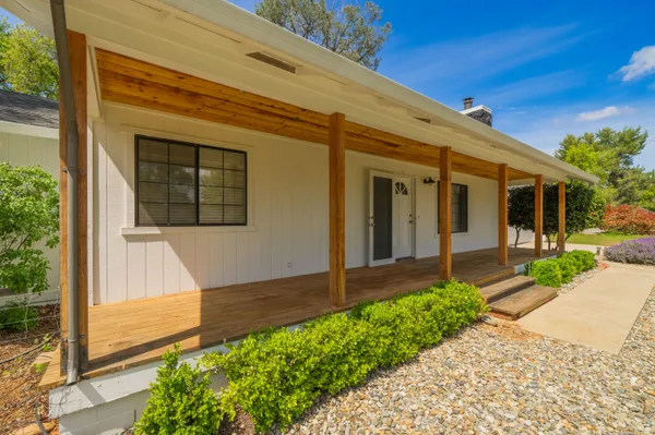 $530,000 | 19702 Midland Drive, Redding, CA 96003