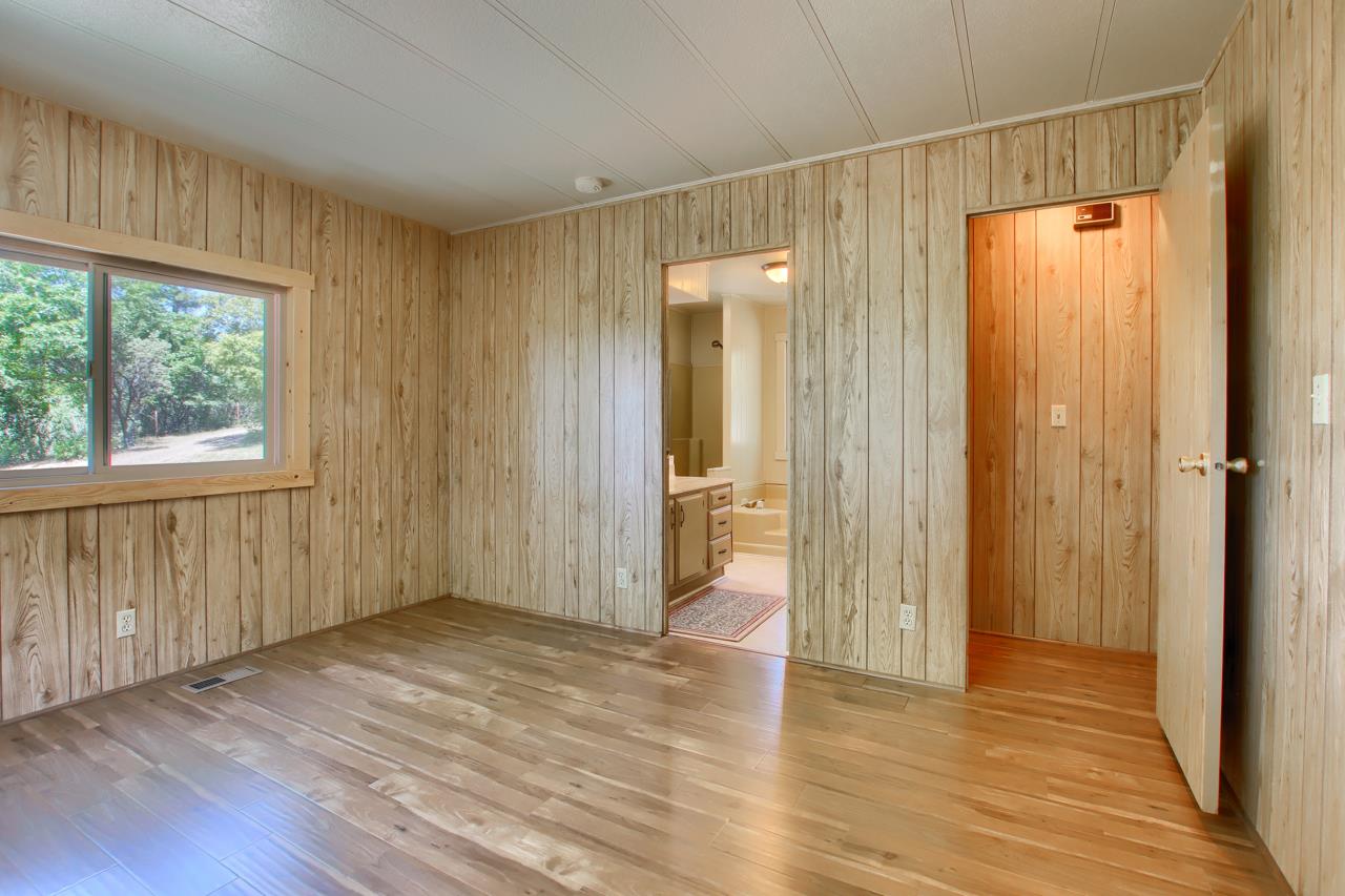 2843 East Westfall Road Mariposa, CA 95338 - Photo 27 of 45 a view of entryway with wooden floor