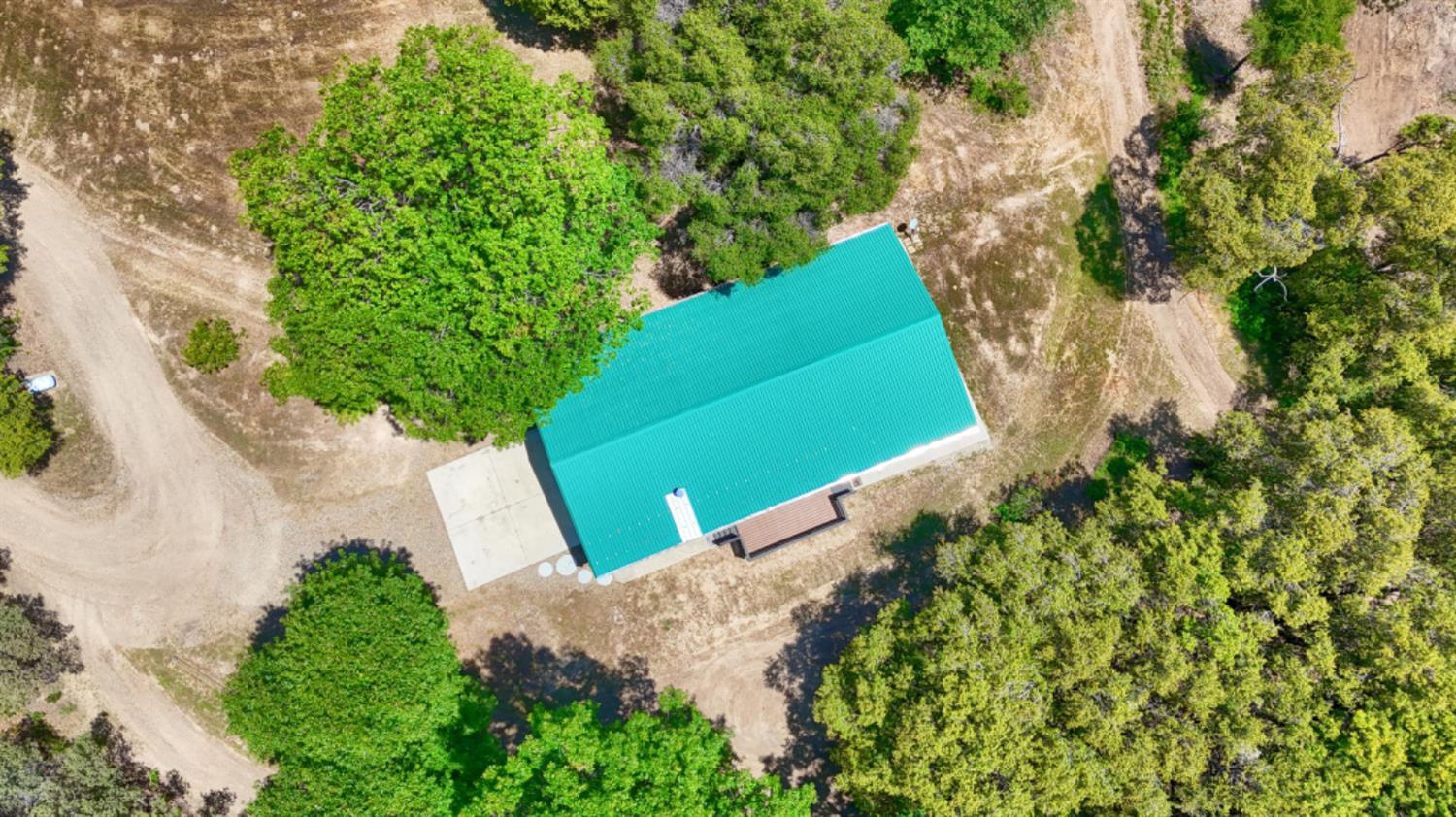 2843 East Westfall Road Mariposa, CA 95338 - Photo 38 of 45 a view of a garden with an outdoor space