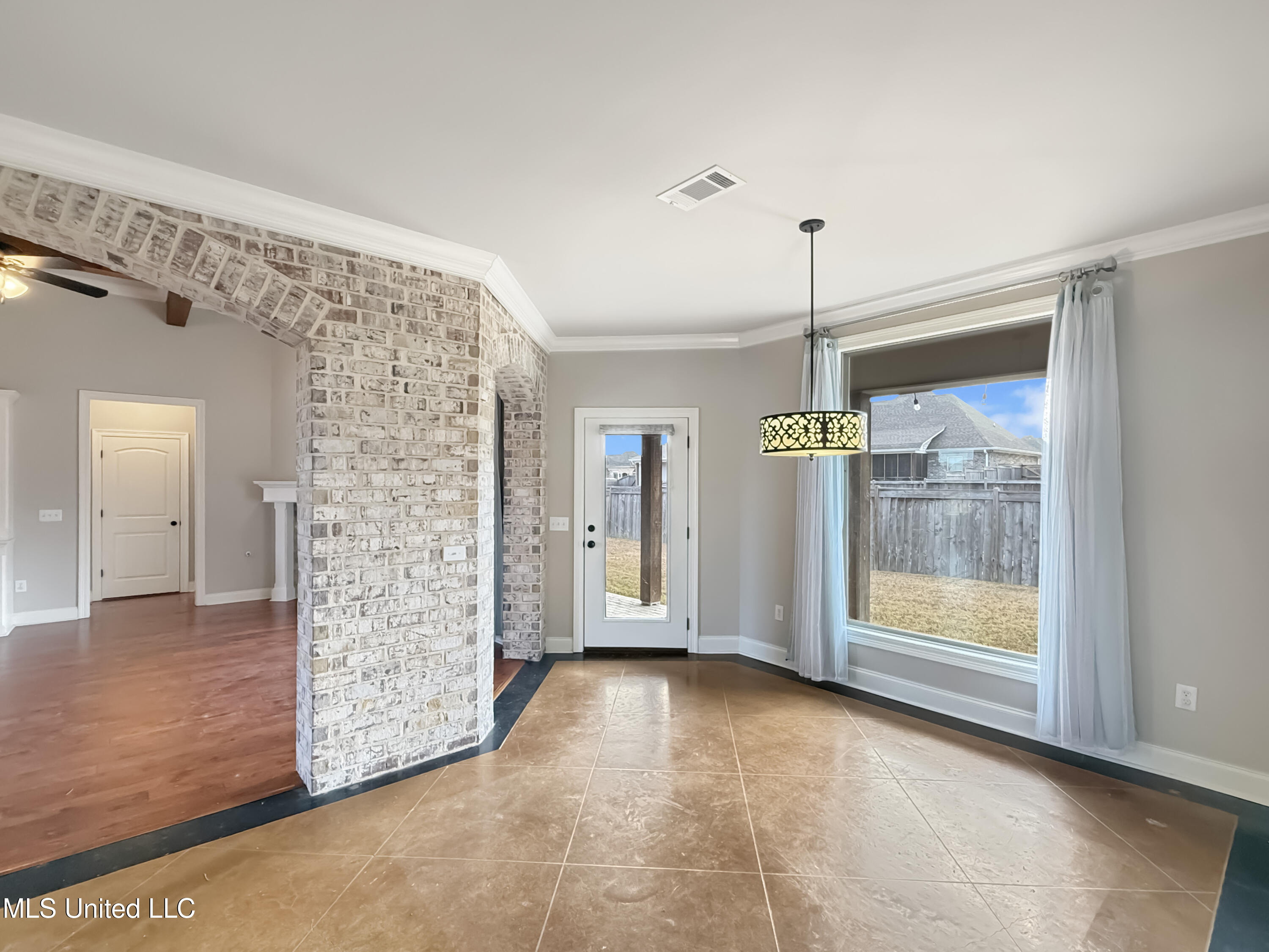 613 Emerald Court Brandon, MS 39047 - Photo 14 of 44 a1c4139dd361ce881ced46b583db8d193254e784