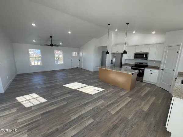 $399,900 | 6010 Jones Bridge Road, Greeneville, TN 37743