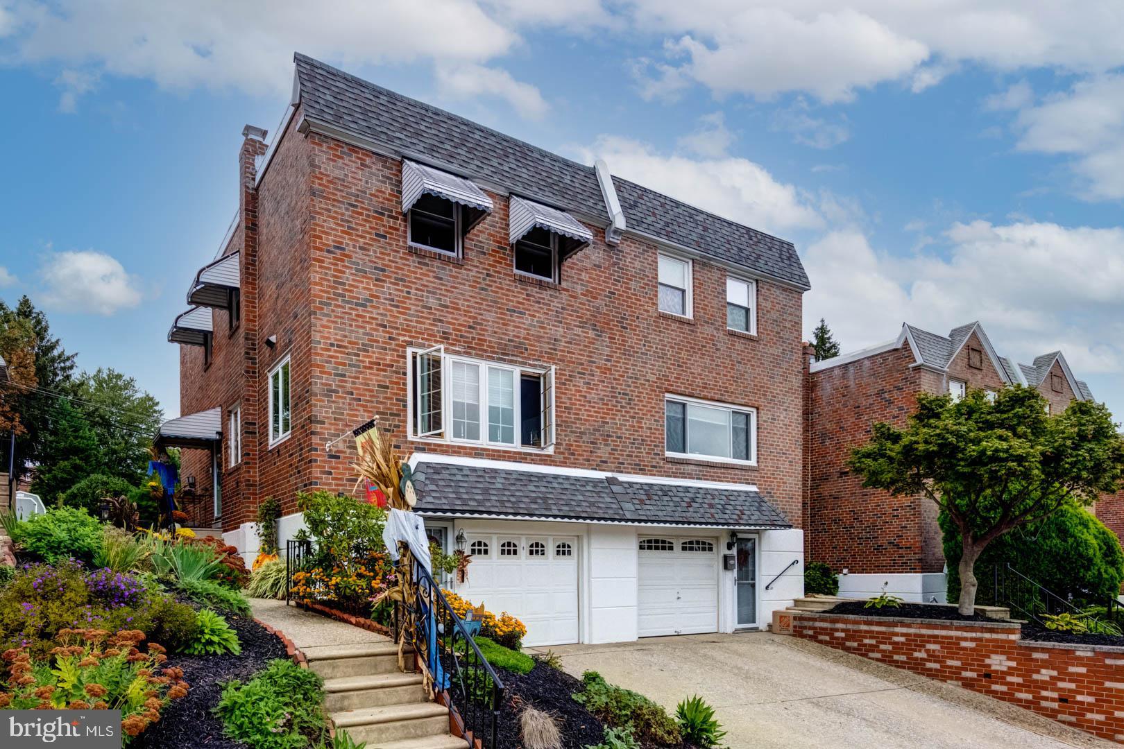 7423 Hill Road Philadelphia, PA 19128 - Photo 2 of 37 Gallery Image 2