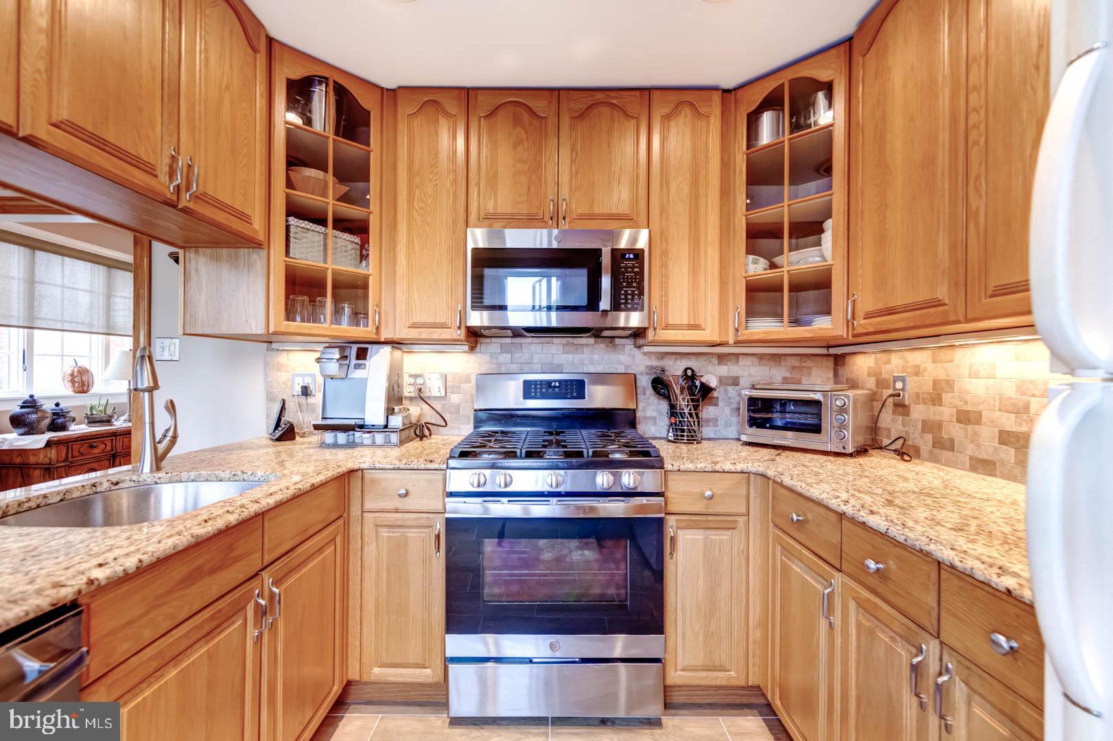 7423 Hill Road Philadelphia, PA 19128 - Photo 14 of 37 Gallery Image 14