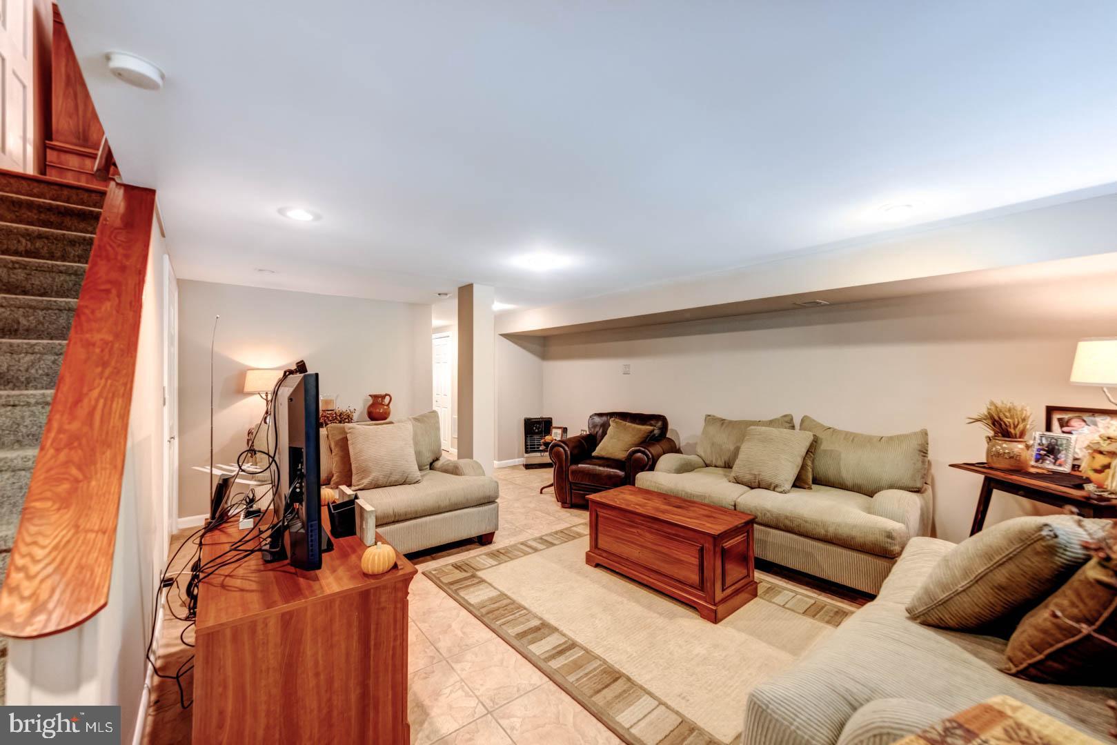 7423 Hill Road Philadelphia, PA 19128 - Photo 21 of 37 Gallery Image 21