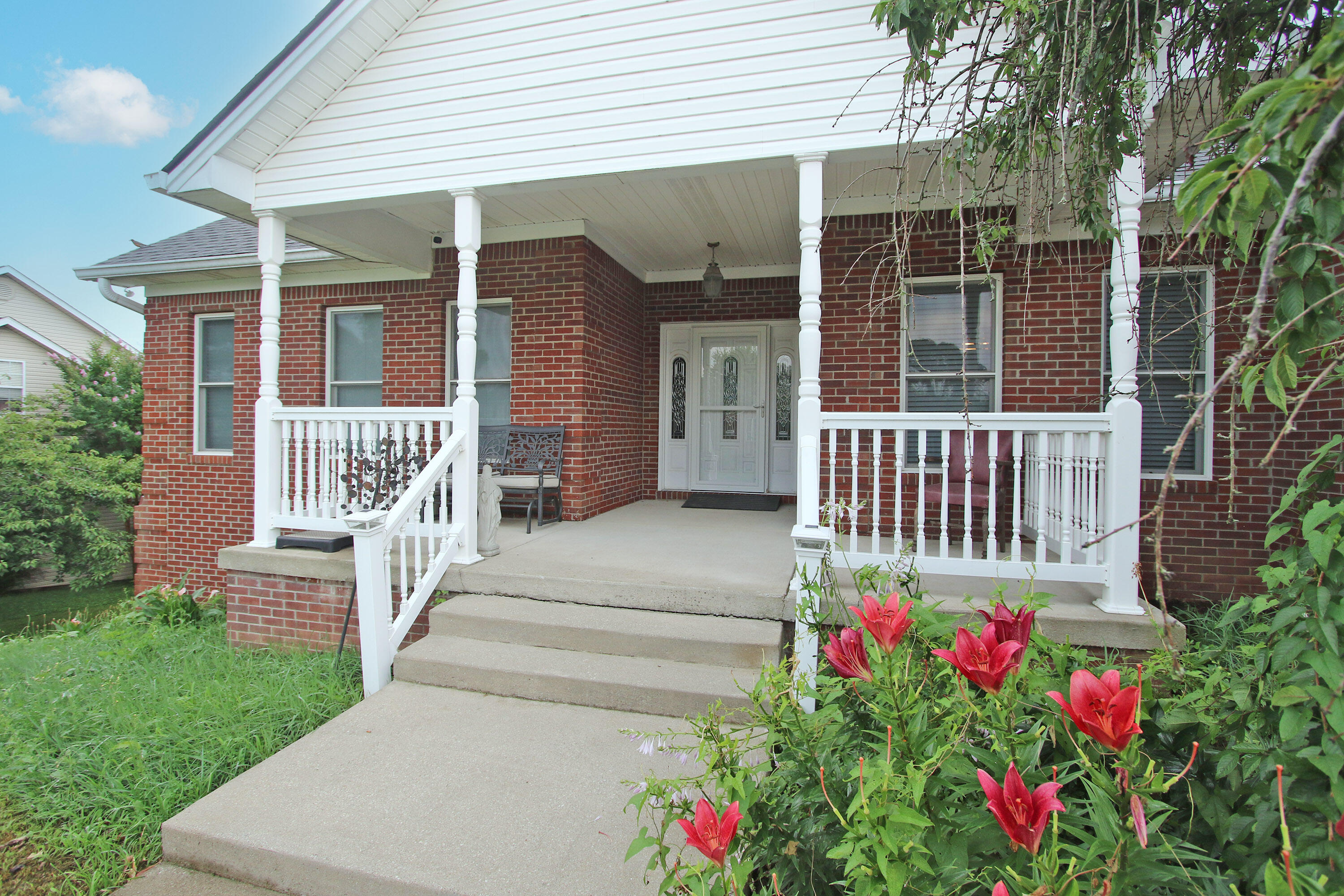 1016 Cedar Ridge Lane Versailles, KY 40383 - Photo 4 of 62 4