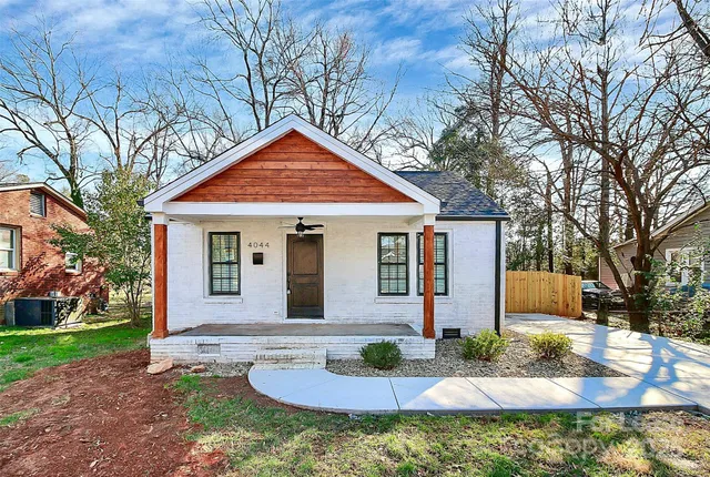 $2,050 | 4044 Dinglewood Avenue, Charlotte, NC 28205
