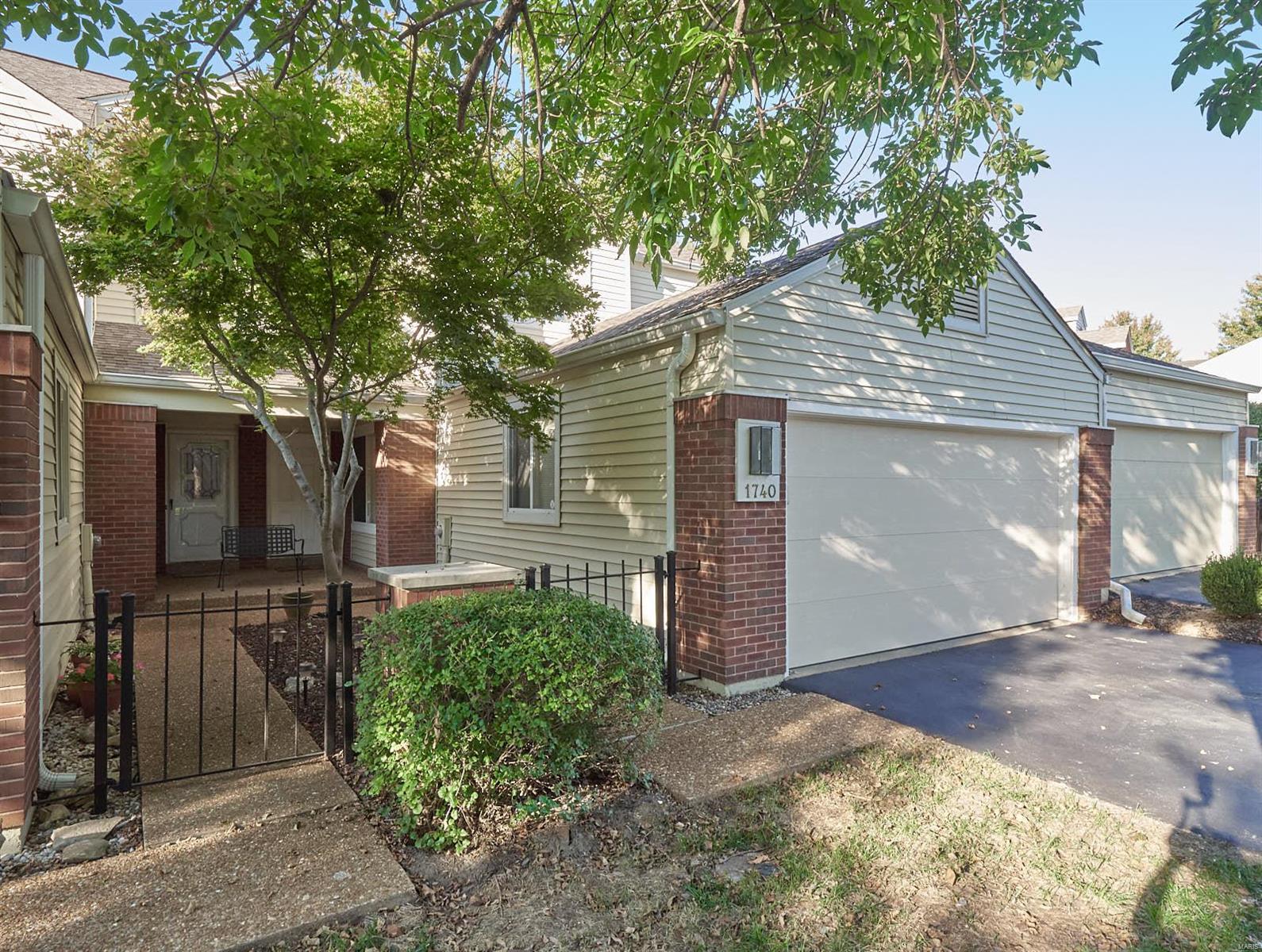 1740 Ridgeview Cir Drive Ballwin, MO 63021 - Photo 2 of 54 Gallery Image 2