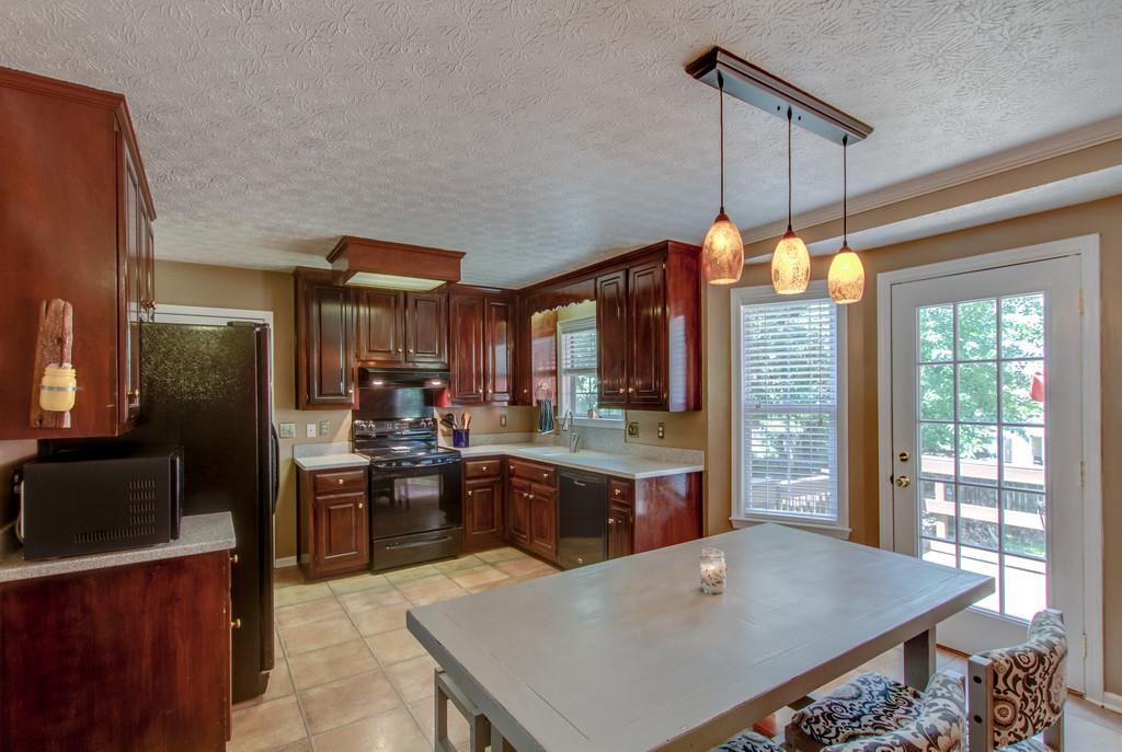 516 Rhodes Circle Gallatin, TN 37066 - Photo 5 of 18 Gallery Image 5