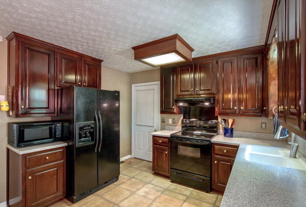 516 Rhodes Circle Gallatin, TN 37066 - Photo 6 of 18 Gallery Image 6