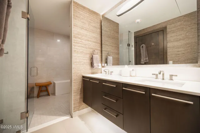 $6,595,000 | 430 South Frontage Road East, Unit RU205, Vail, CO 81657