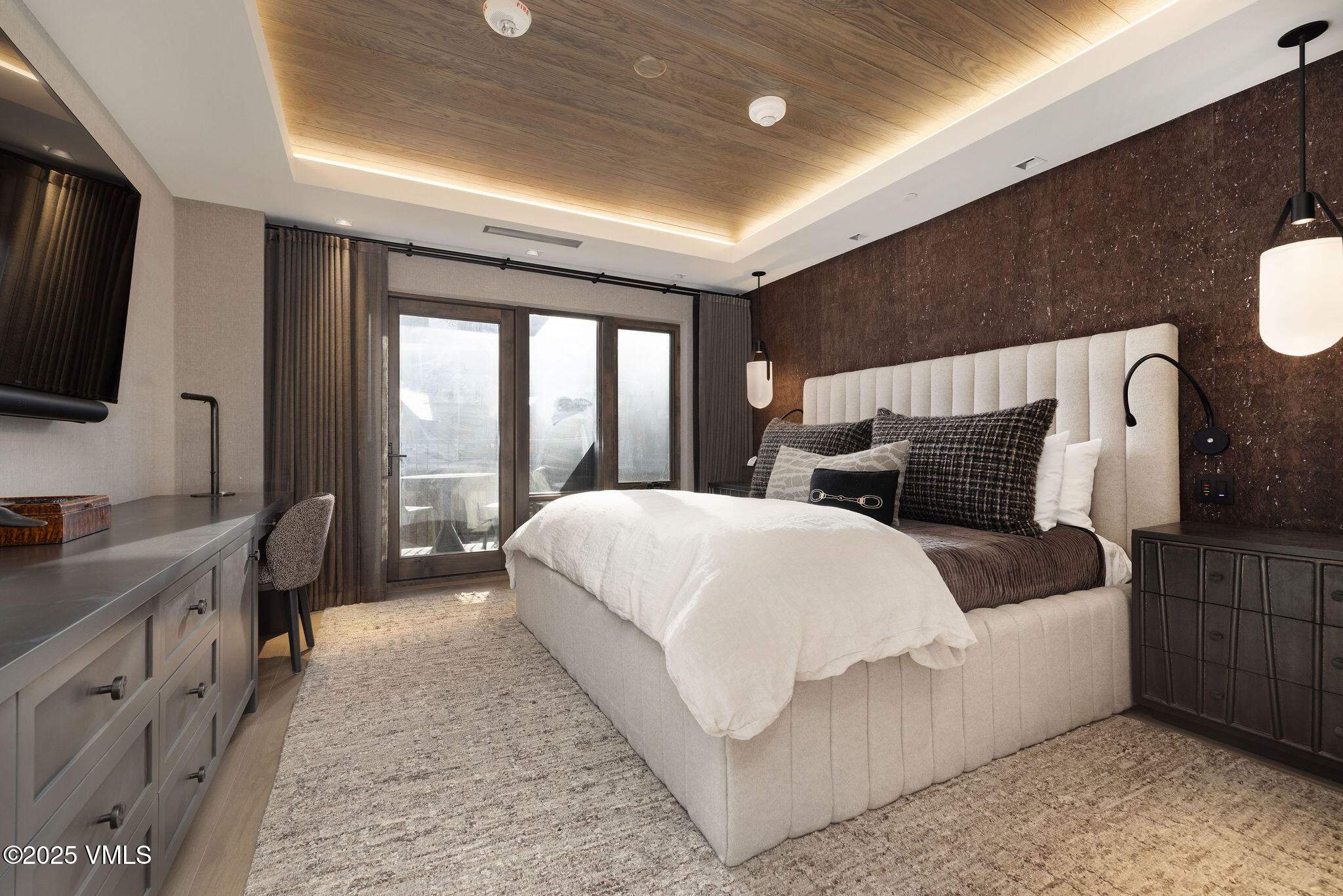 430 South Frontage Road East, Unit RU205 Vail, CO 81657 - Photo 7 of 21 2511_altus_205_interior_bed01