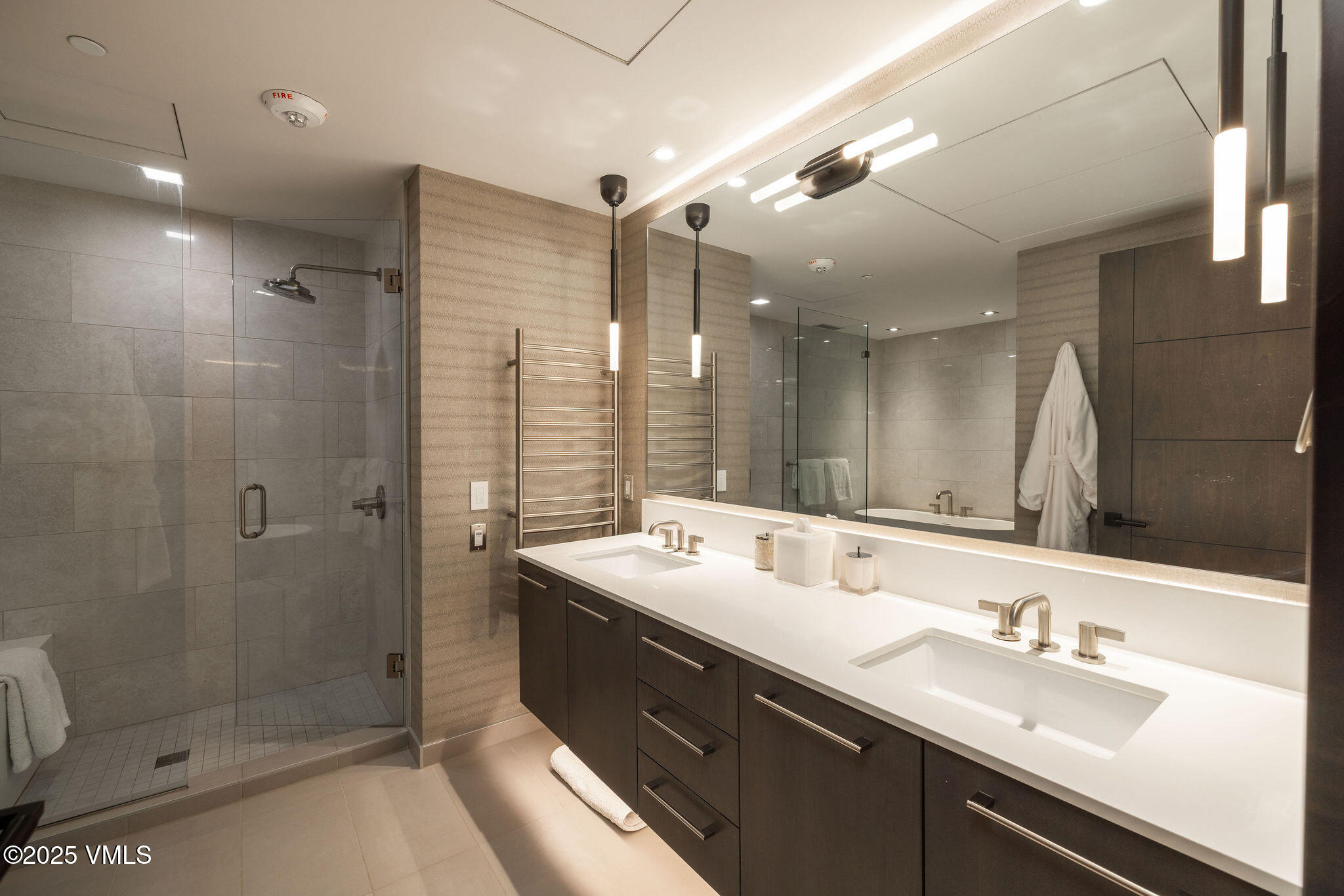 430 South Frontage Road East, Unit RU205 Vail, CO 81657 - Photo 9 of 21 2511_altus_205_interior_bath01_a