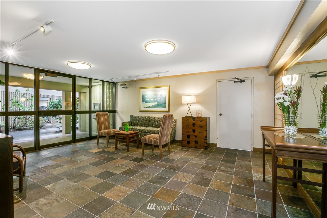 8001 Sand Point Way Northeast, Unit C53 Seattle, WA 98115 - Photo 2 of 20 Gallery Image 2