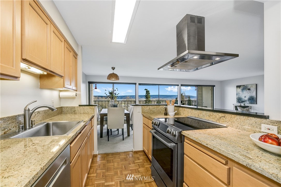 8001 Sand Point Way Northeast, Unit C53 Seattle, WA 98115 - Photo 13 of 20 Gallery Image 13