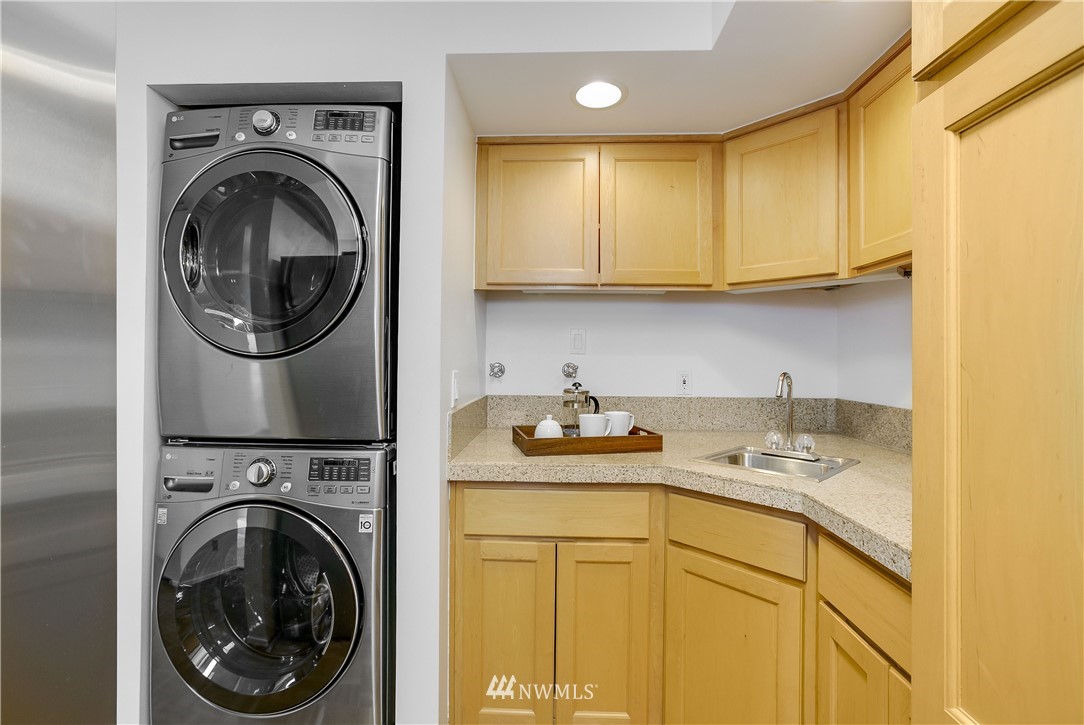 8001 Sand Point Way Northeast, Unit C53 Seattle, WA 98115 - Photo 14 of 20 Gallery Image 14