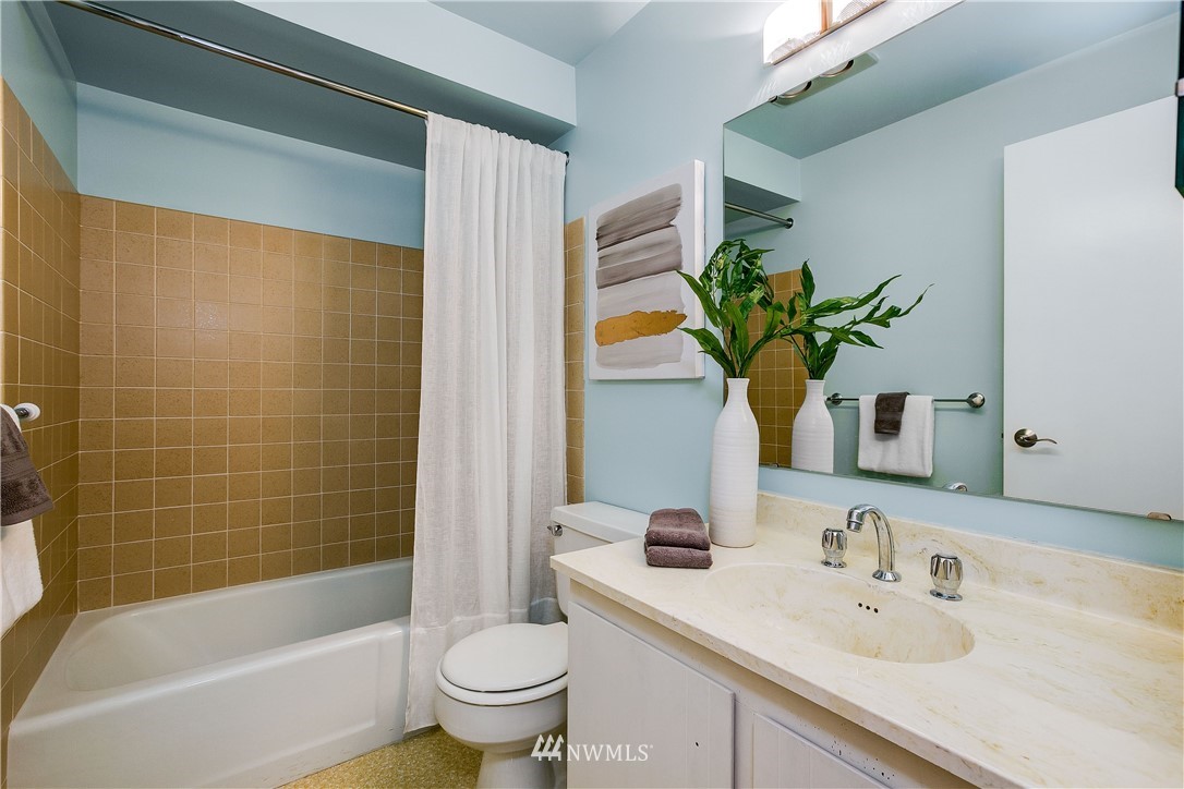 8001 Sand Point Way Northeast, Unit C53 Seattle, WA 98115 - Photo 18 of 20 Gallery Image 18