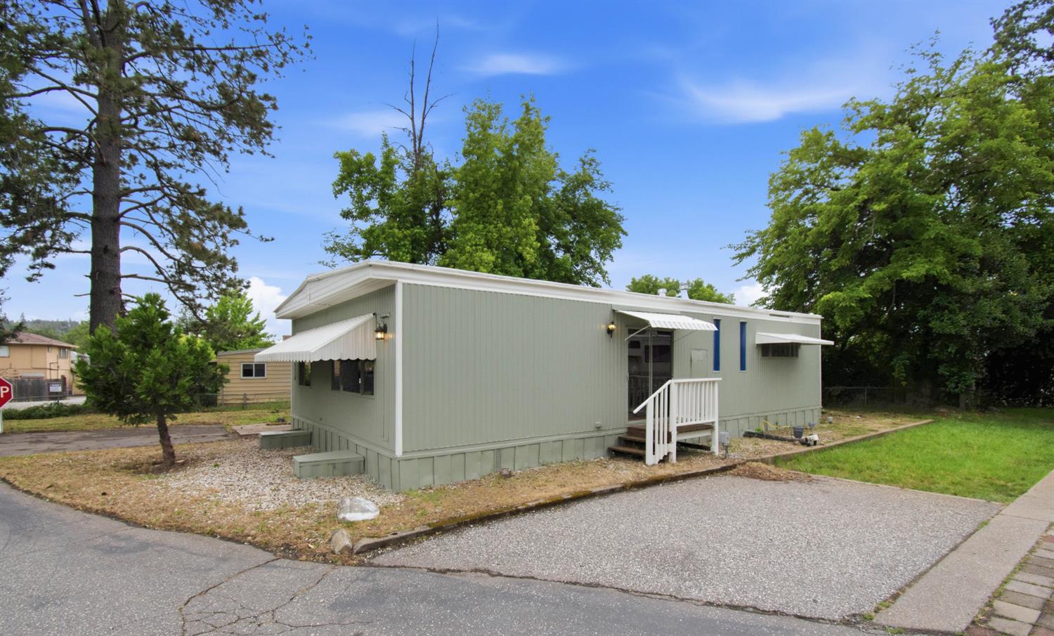 124 Lark Street Penn Valley, CA 95946 - Photo 10 of 68