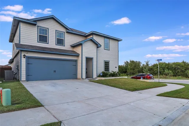 $2,510 | 823 Coastline Way, Princeton, TX 75407