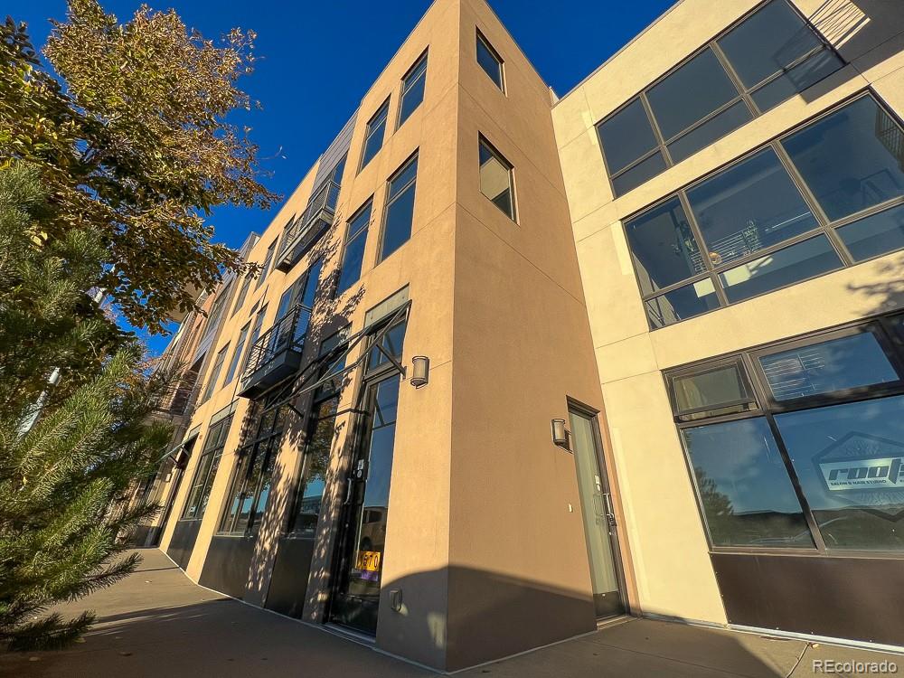 11570 Colony Row Broomfield, CO 80021 - Photo 2 of 24 a view of a building