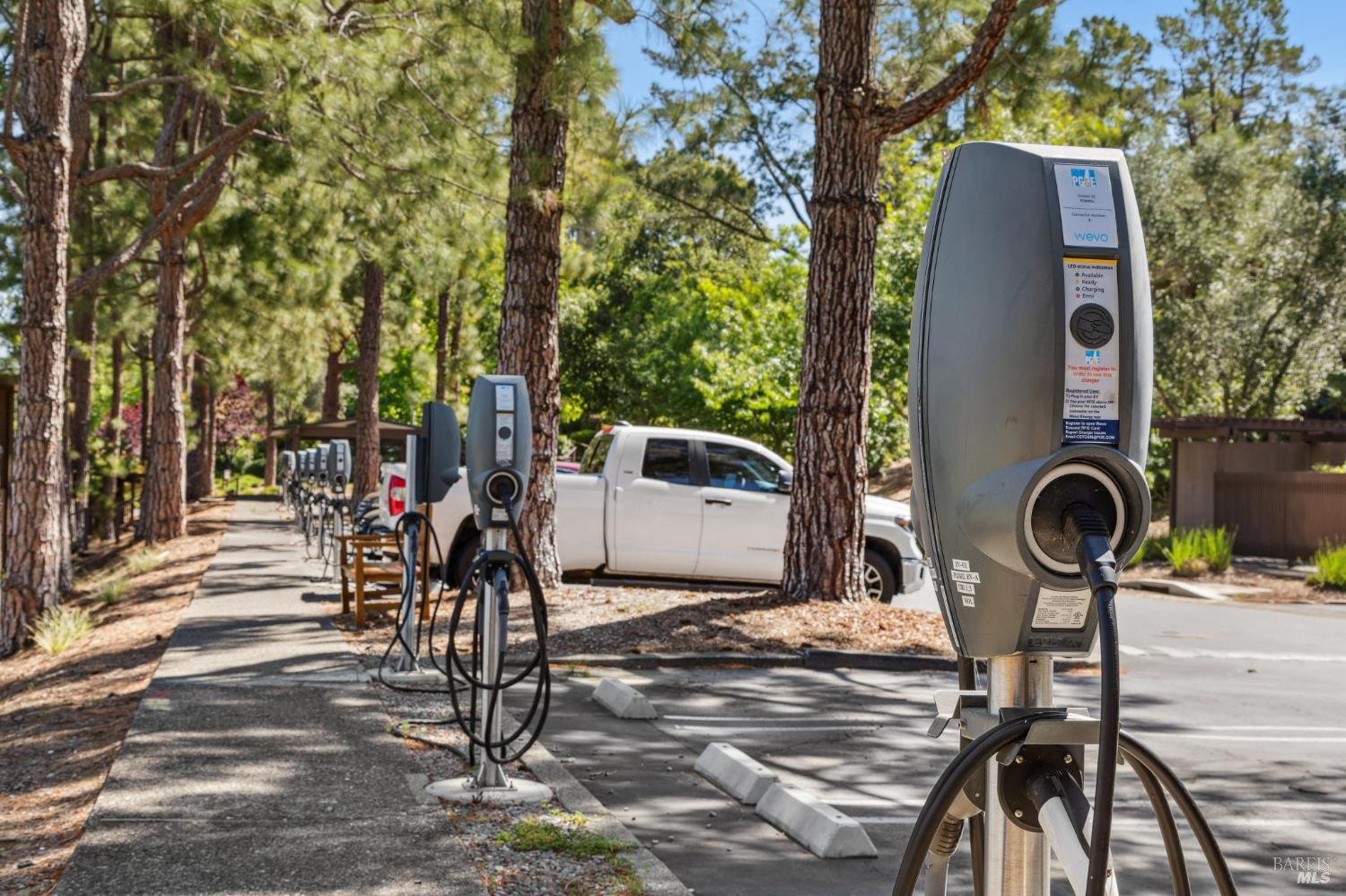 952 Lea Drive San Rafael, CA 94903 - Photo 26 of 27 a view of a chairs and table in the patio