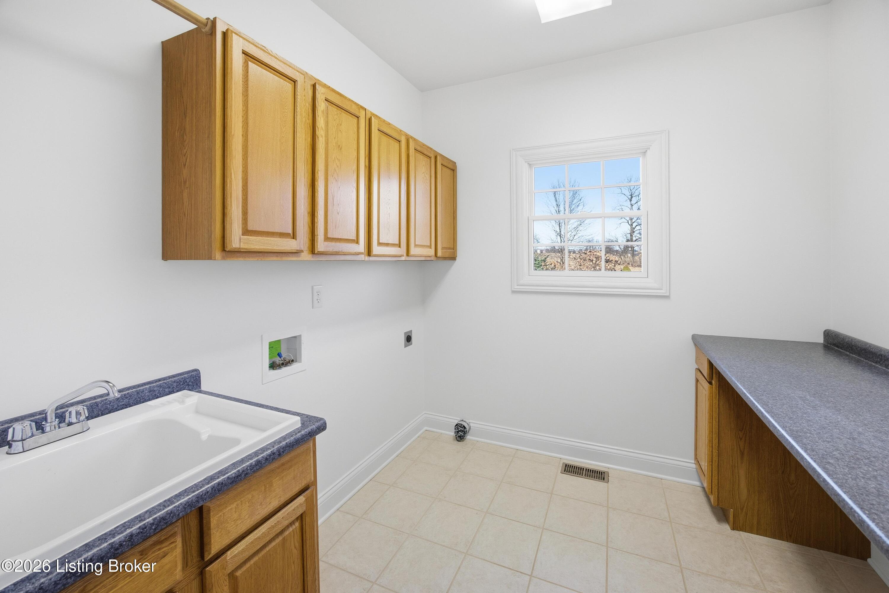 2870 Cropper Road Shelbyville, KY 40065 - Photo 40 of 95 Laundry