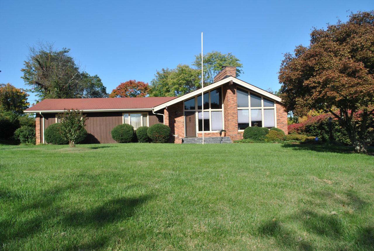 3617 Winding Way Road Southwest Roanoke, VA 24015 - Photo 1 of 9 front