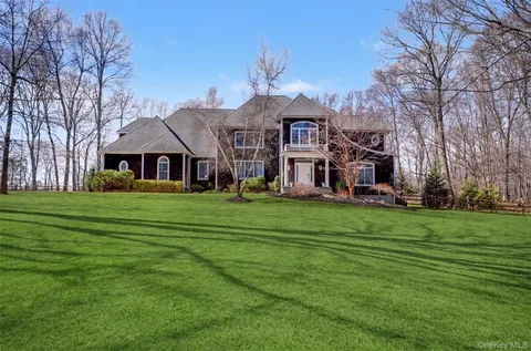 $1,795,000 | 1359 Rustic Ridge Court, Yorktown Heights, NY 10598