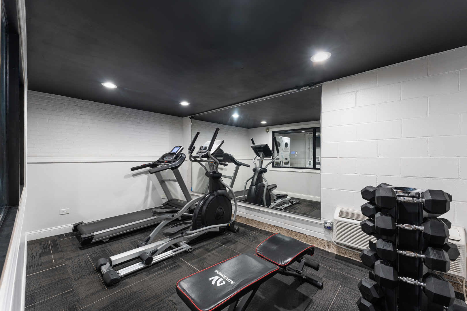 6758 North Sheridan Road, Unit 101 Chicago, IL 60626 - Photo 11 of 12 Gallery Image 11