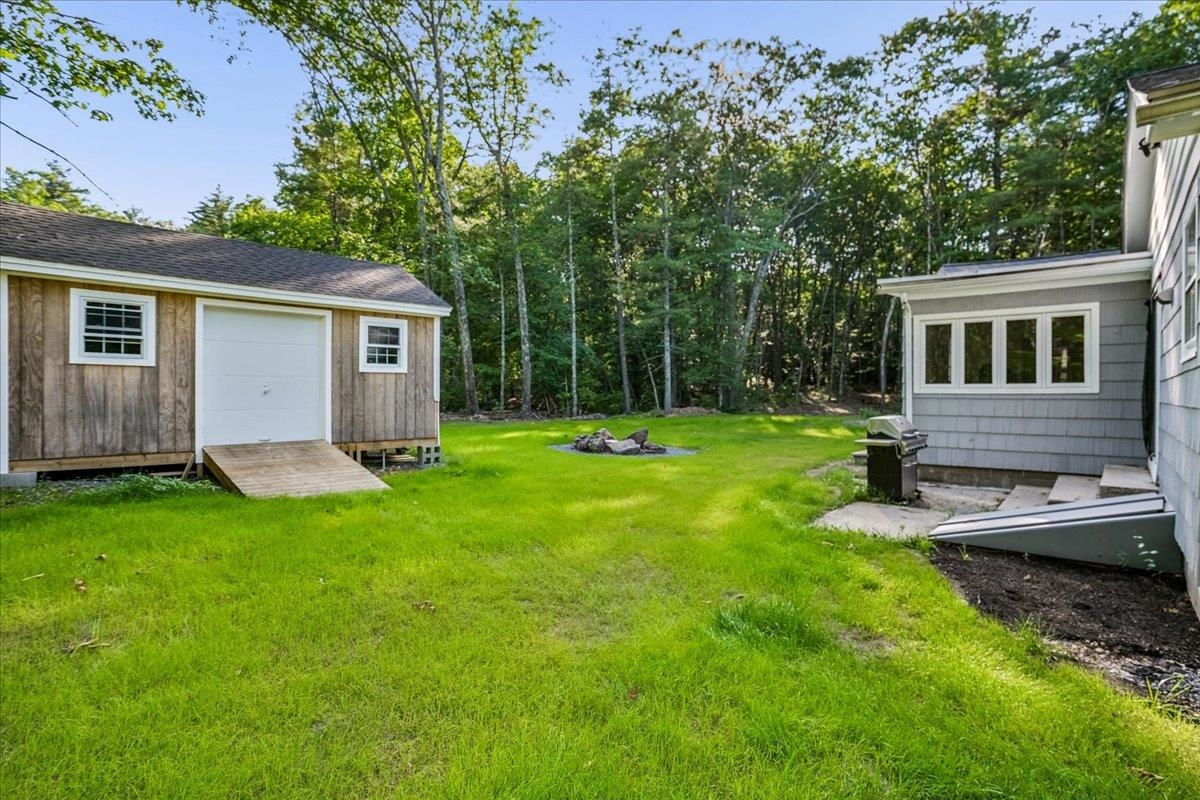 319 Windham Road Pelham, NH 03076 - Photo 30 of 35