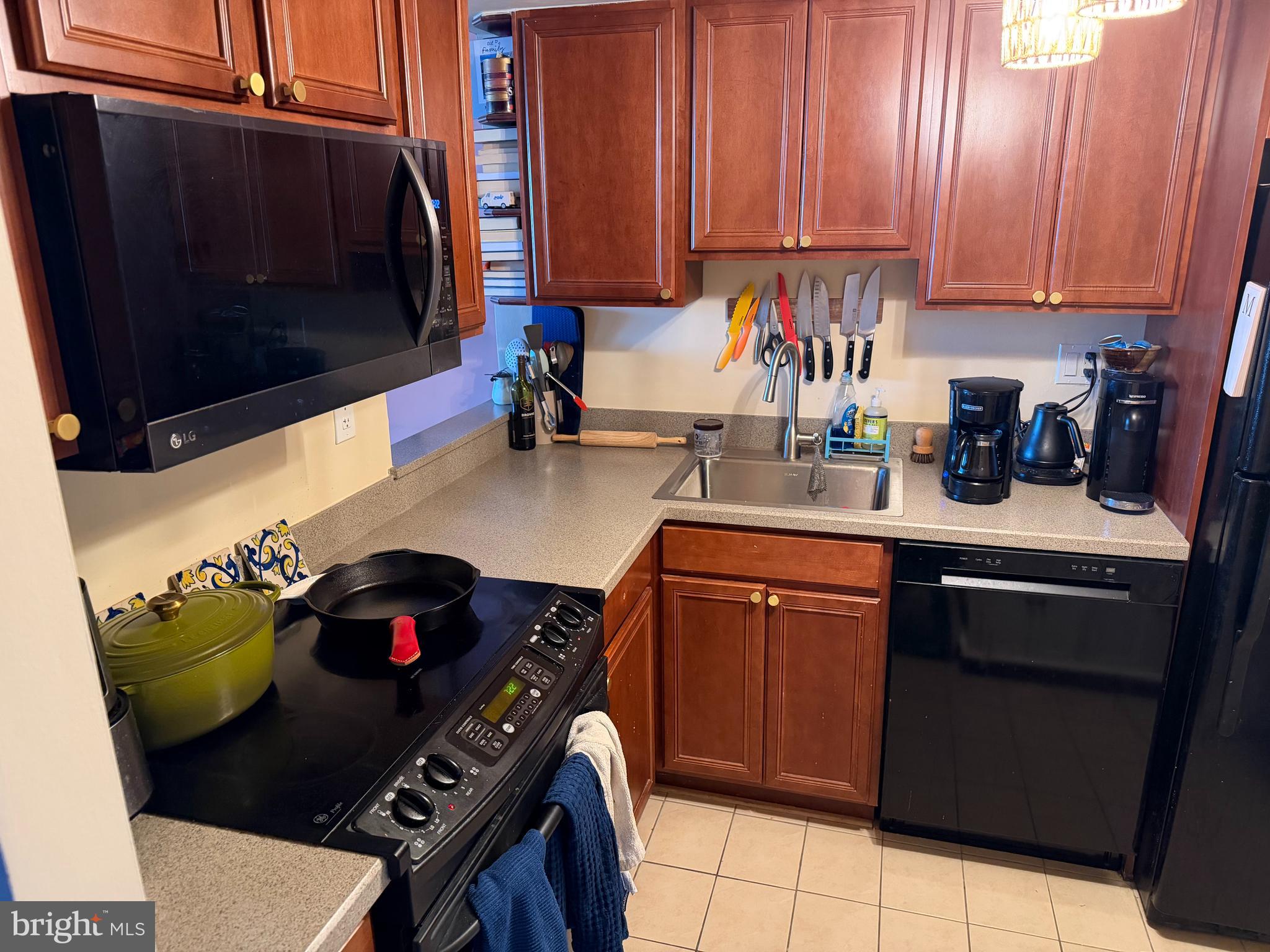 2001 Hamilton Street, Unit 1525 Philadelphia, PA 19130 - Photo 9 of 9