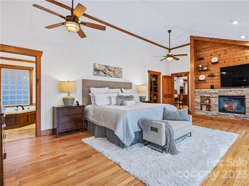340 Flat Top Mountain Road Fairview, NC 28730 - Photo 15 of 32 Gallery Image 15