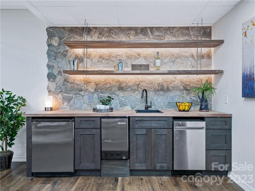 340 Flat Top Mountain Road Fairview, NC 28730 - Photo 27 of 32 Gallery Image 27