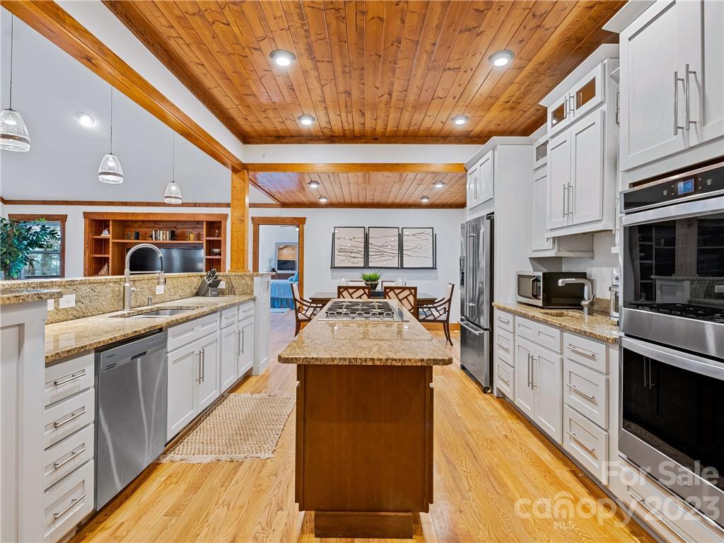 340 Flat Top Mountain Road Fairview, NC 28730 - Photo 4 of 32 Gallery Image 4