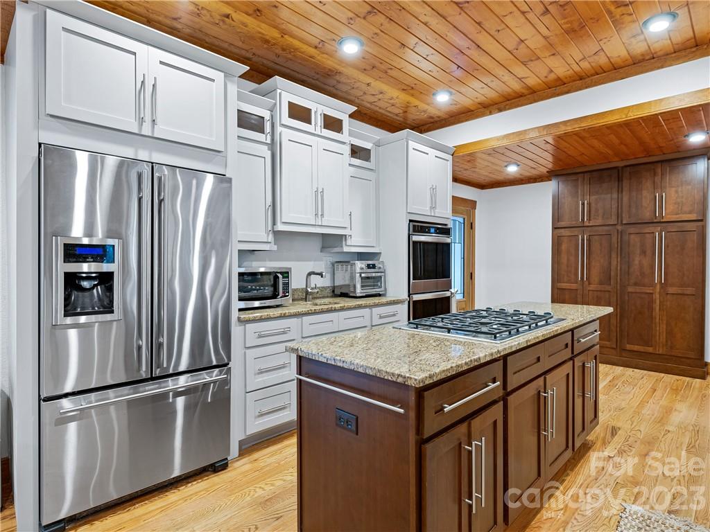340 Flat Top Mountain Road Fairview, NC 28730 - Photo 5 of 32 Gallery Image 5