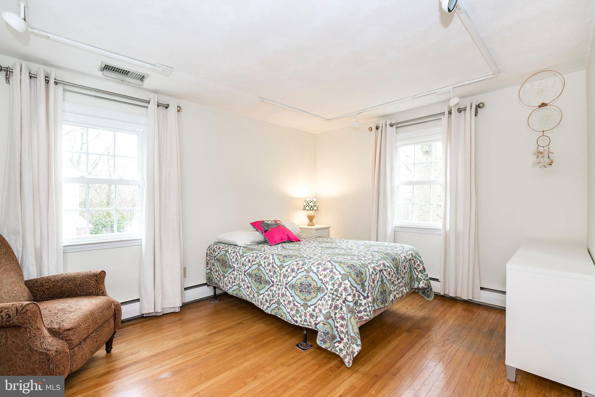 214 Vassar Circle Wayne, PA 19087 - Photo 16 of 24 First bedroom