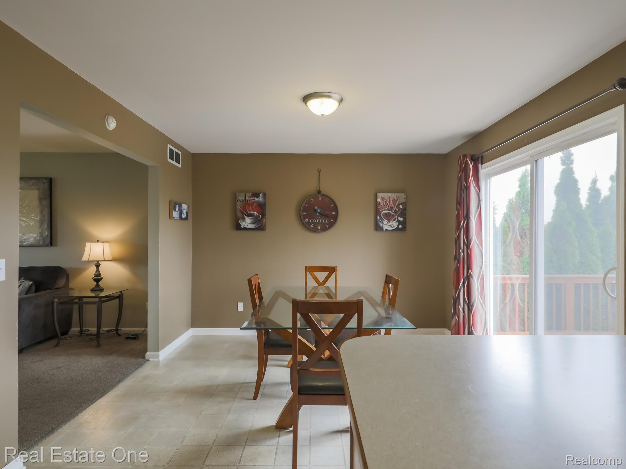2910 Clivedon Road Howell, MI 48843 - Photo 13 of 43 13-Clivedon.jpg