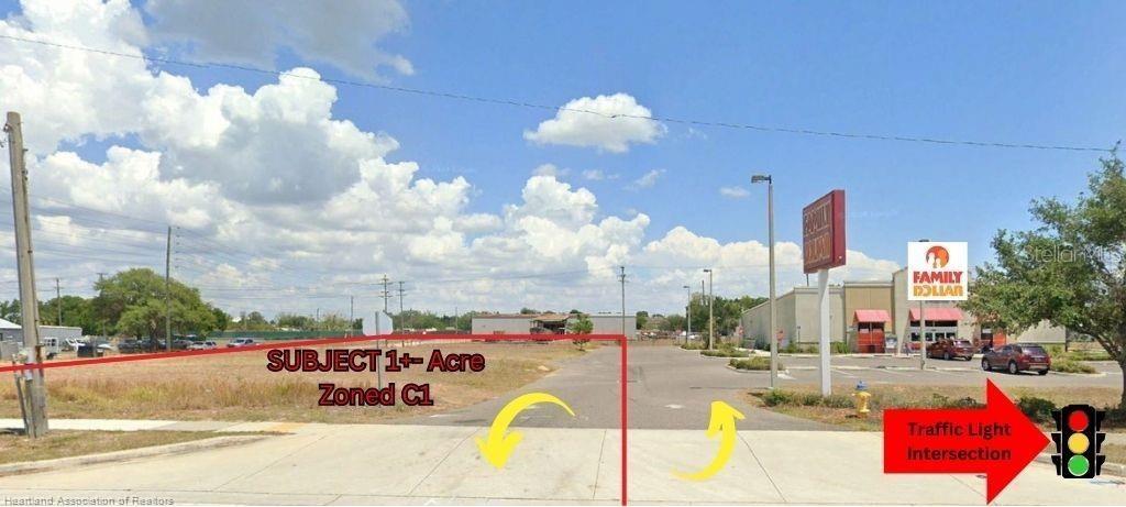 648 North Ridgewood Drive Sebring, FL 33870 - Photo 2 of 4 a view of a basket ball ground