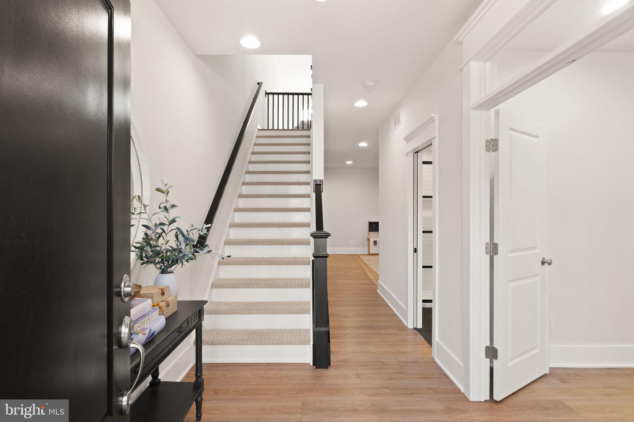 42279 Riggins Ridge Terrace Brambleton, VA 20148 - Photo 4 of 64