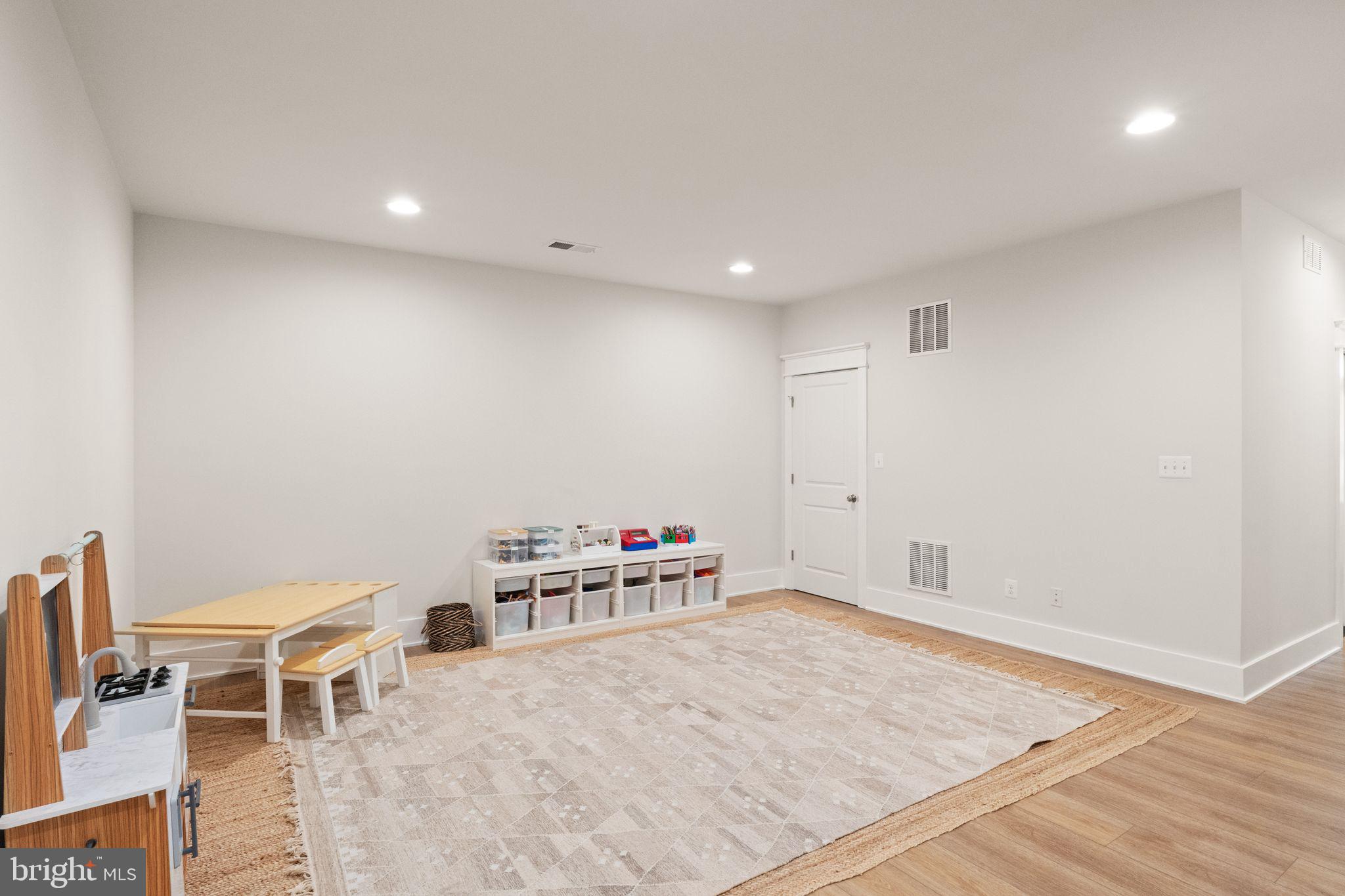 42279 Riggins Ridge Terrace Brambleton, VA 20148 - Photo 9 of 64