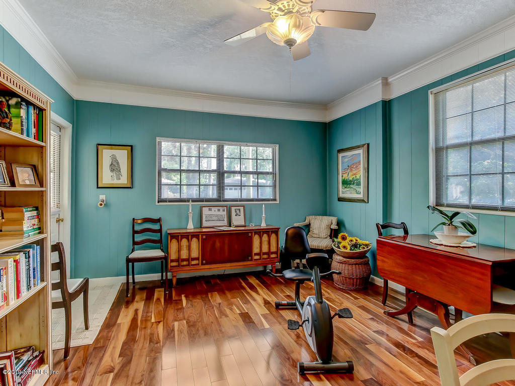 365 9th Street Atlantic Beach, FL 32233 - Photo 28 of 37 a living room with furniture and a wooden floor